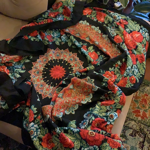 HM Scarf - Picture 2 of 2